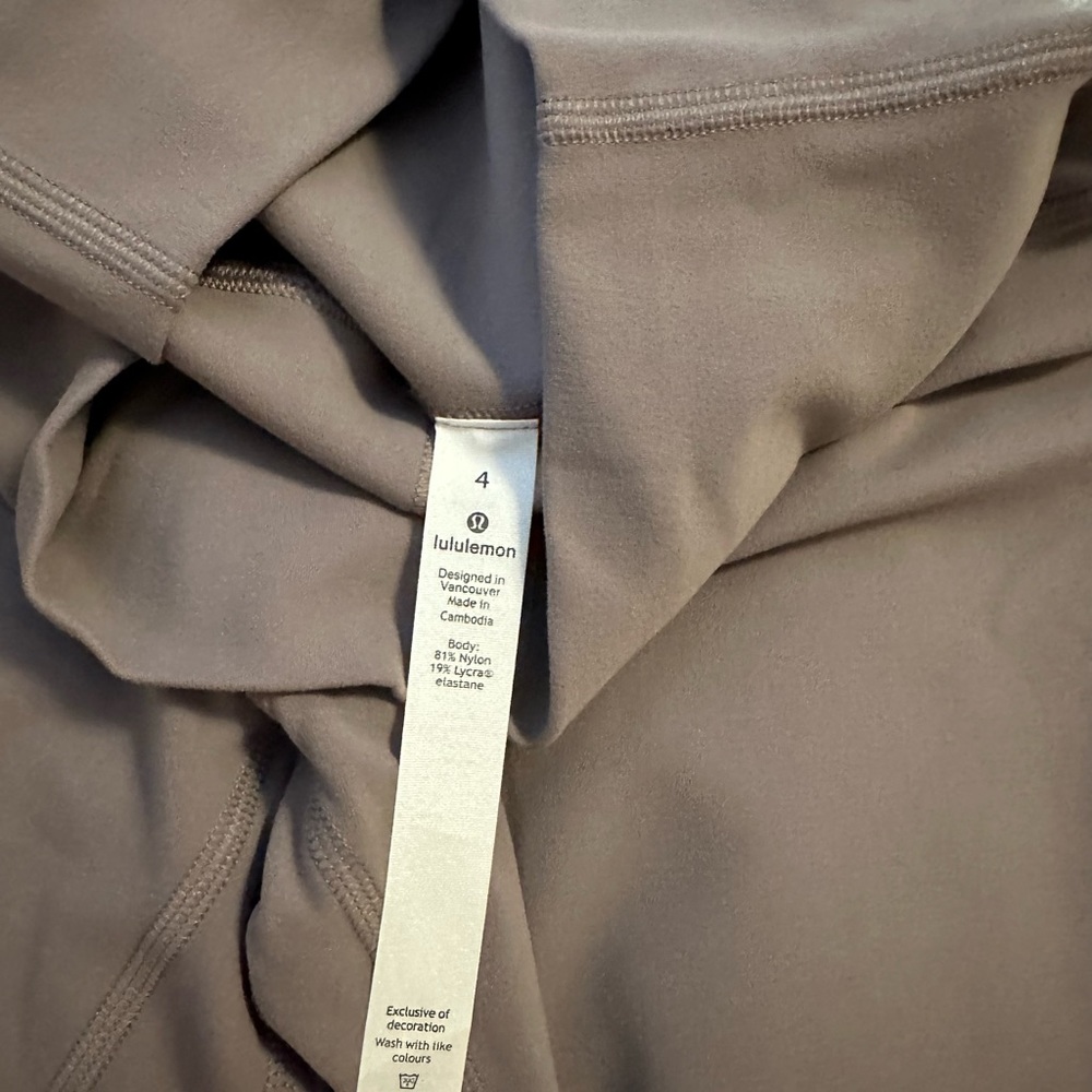 🥥LULULEMON ALIGN LEGGINGS! “LUNAR ROCK”🥥 - Picture 4 of 6